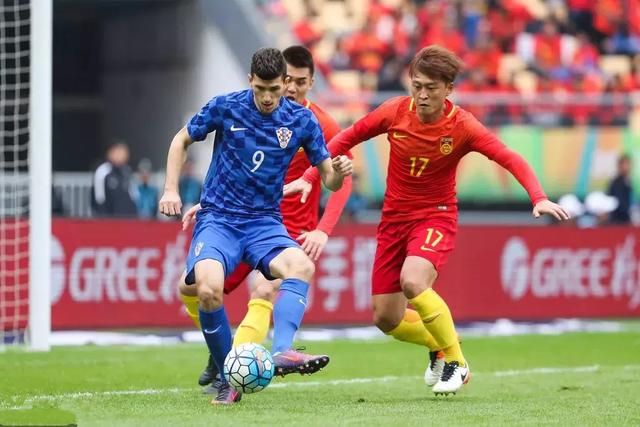 关于爱沙尼亚国脚奋力拼搏，最终失败的信息