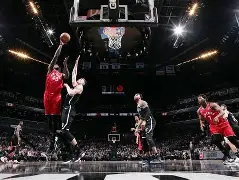 新时时彩-包含人客场击败黄蜂，联手豪取七连胜的词条