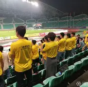 关于韦世豪梅开二度，广州富力主场大胜的信息